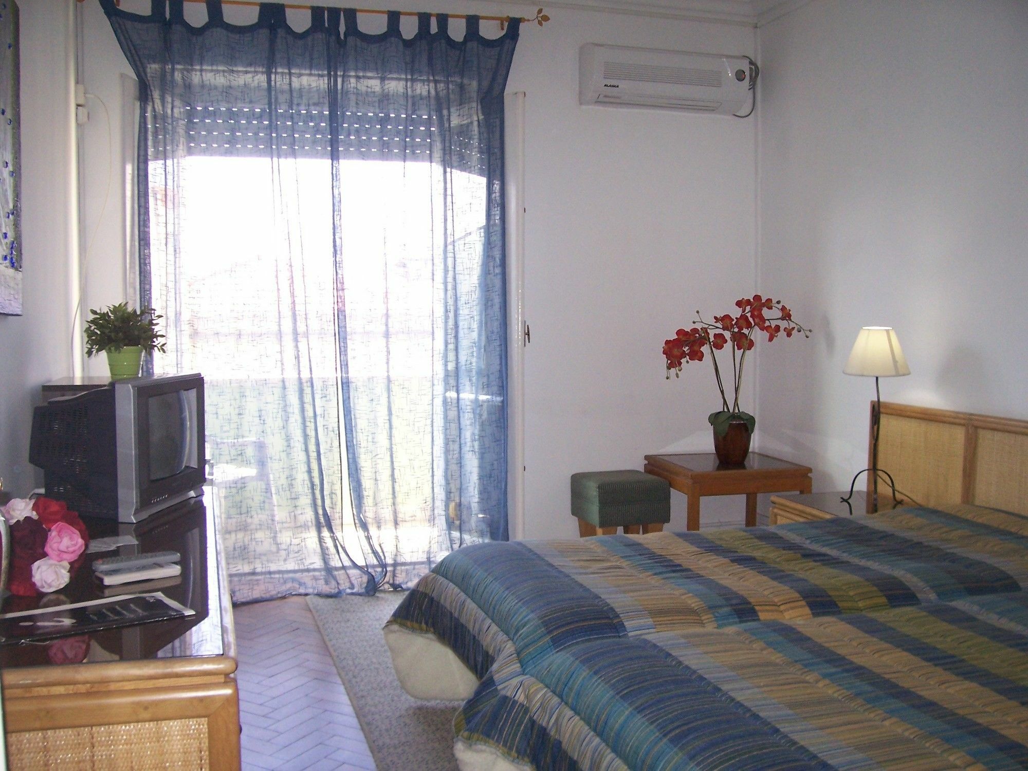 Hotel Residencial Caravela Lisbon Exterior photo